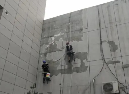 临渭楼顶漏水维修公司分享下临渭外墙防水的注意事项