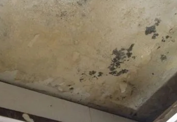 临渭阳台漏水维修公司分享下临渭卫生间渗水维修需要注意哪些问题。